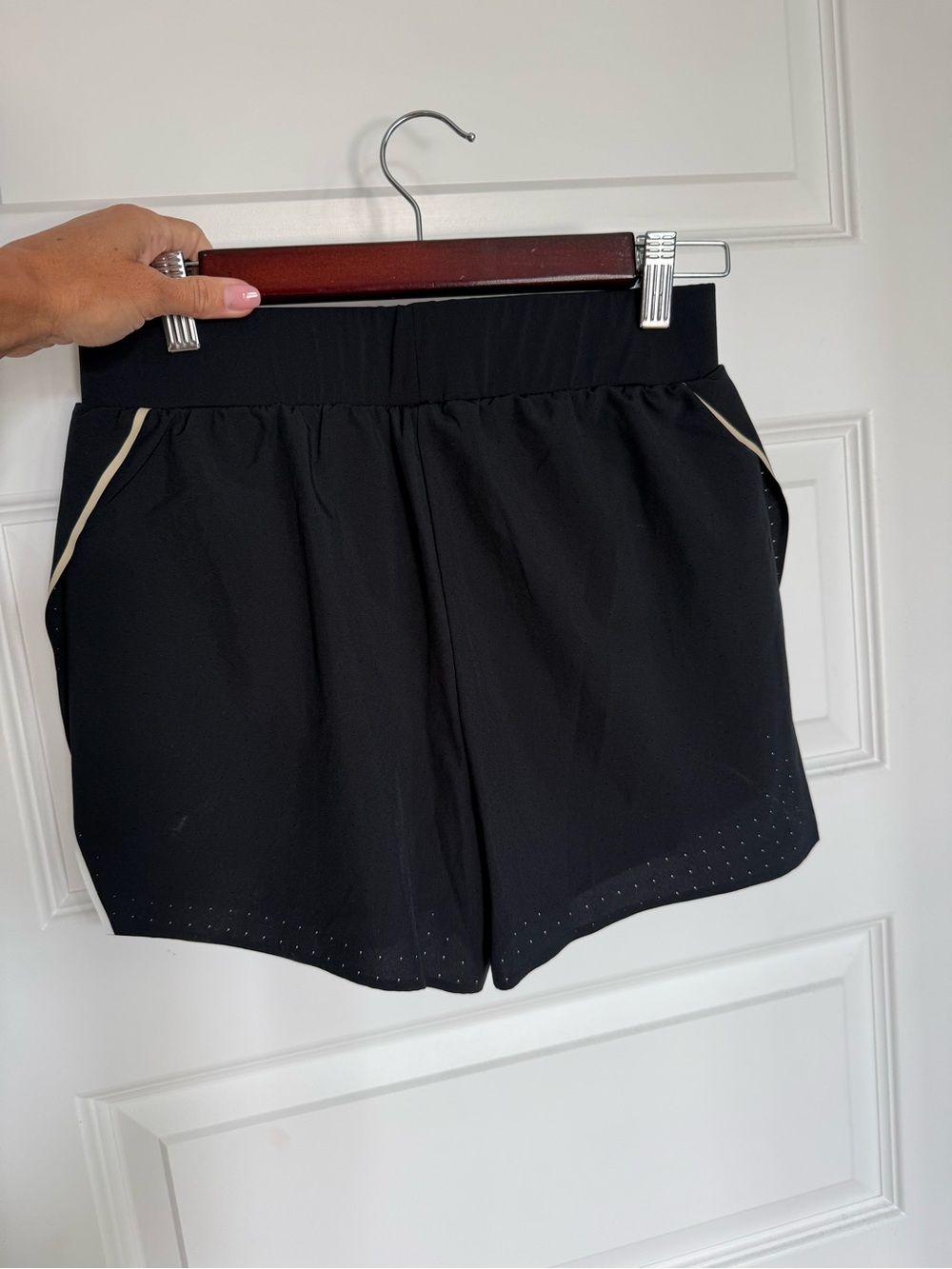 Wilson Side Split Active Shorts